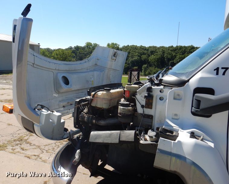 image for item KP9324 2008 Turtle Top Odyssey XL  coach bus