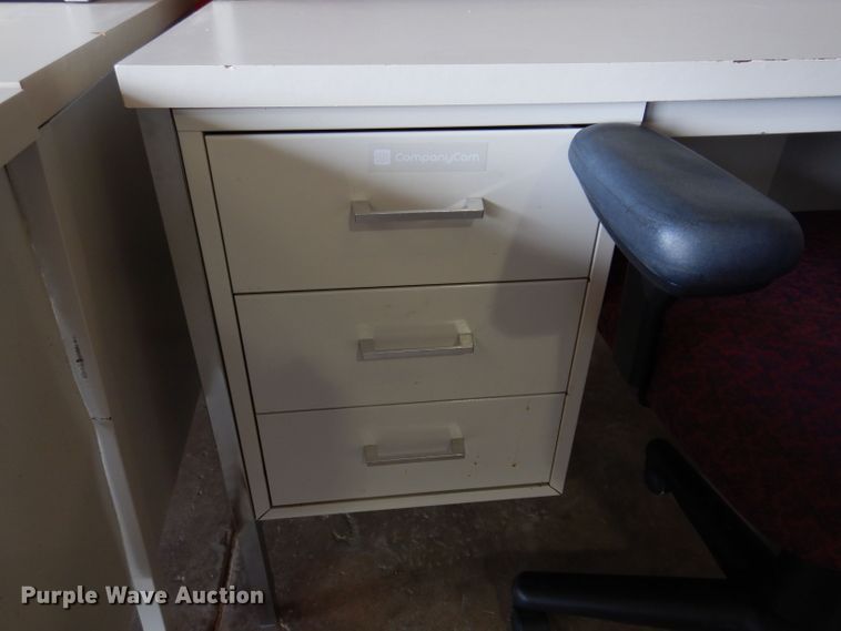 image for item KP9362 (2) desks