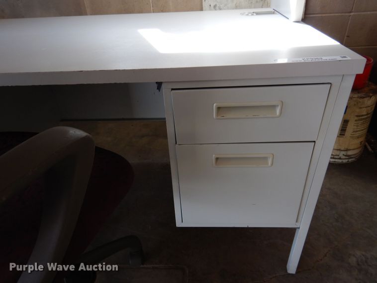 image for item KP9362 (2) desks