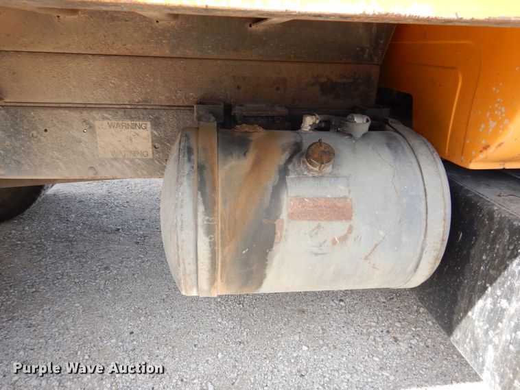 image for item KP9364 1988 GMC Sierra 7000  dump truck