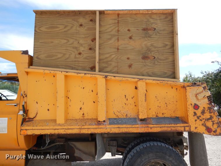 image for item KP9364 1988 GMC Sierra 7000  dump truck