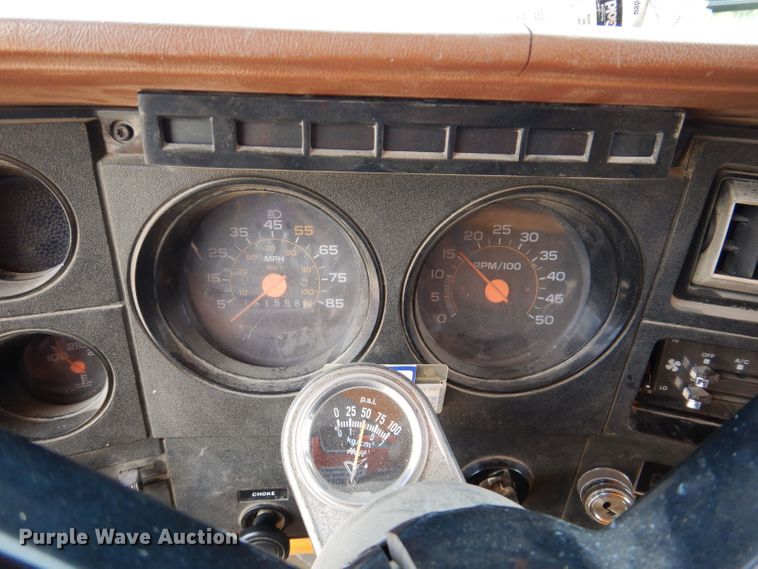 image for item KP9364 1988 GMC Sierra 7000  dump truck