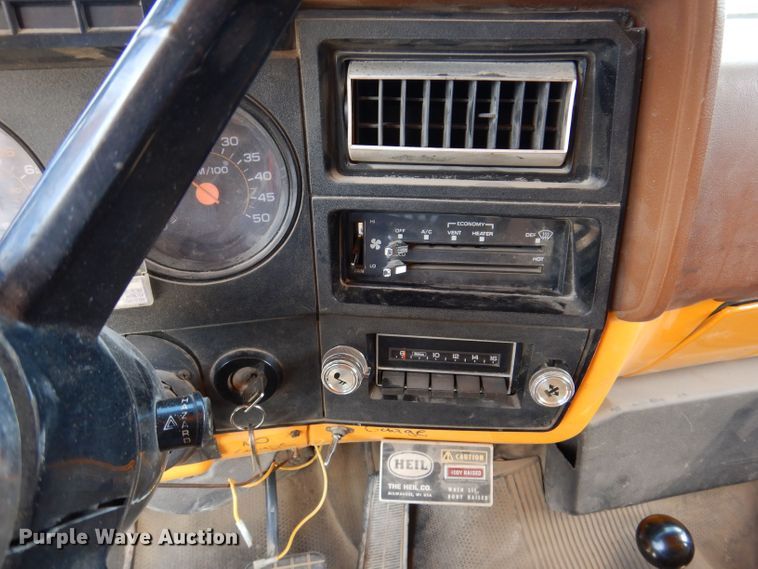 image for item KP9364 1988 GMC Sierra 7000  dump truck