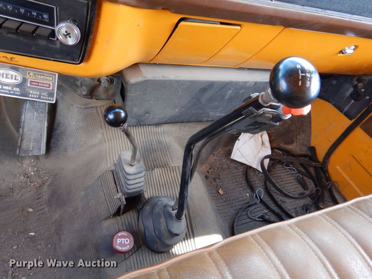 image for item KP9364 1988 GMC Sierra 7000  dump truck