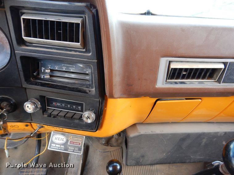 image for item KP9364 1988 GMC Sierra 7000  dump truck