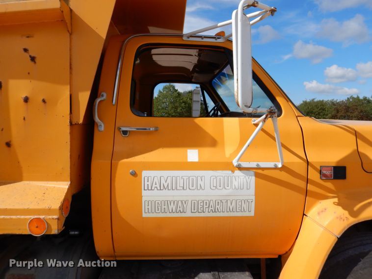 image for item KP9364 1988 GMC Sierra 7000  dump truck