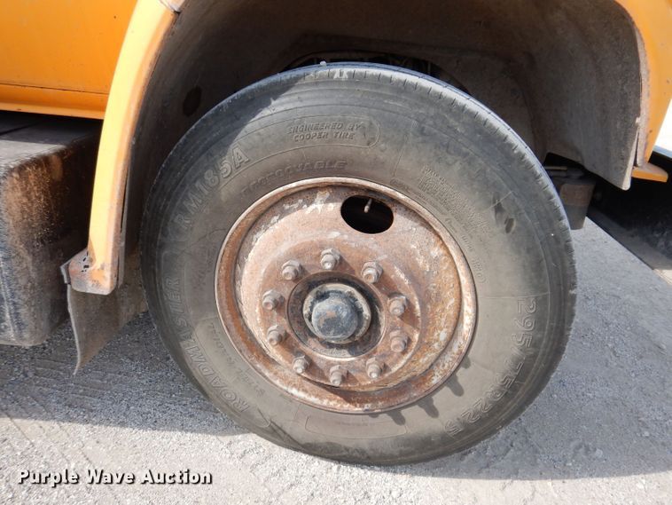 image for item KP9364 1988 GMC Sierra 7000  dump truck