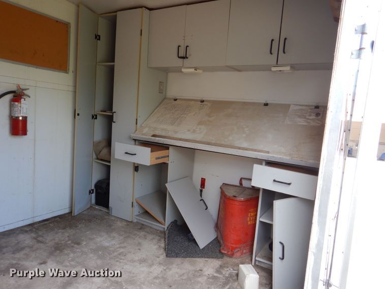 image for item KP9367 1993 United Expressline  enclosed cargo trailer