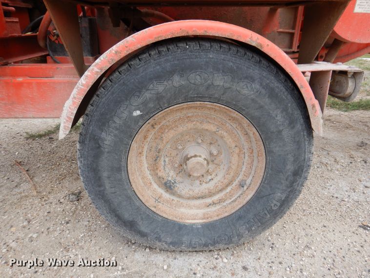 image for item KP9381 1992 Morbark 20/36  wood chipper