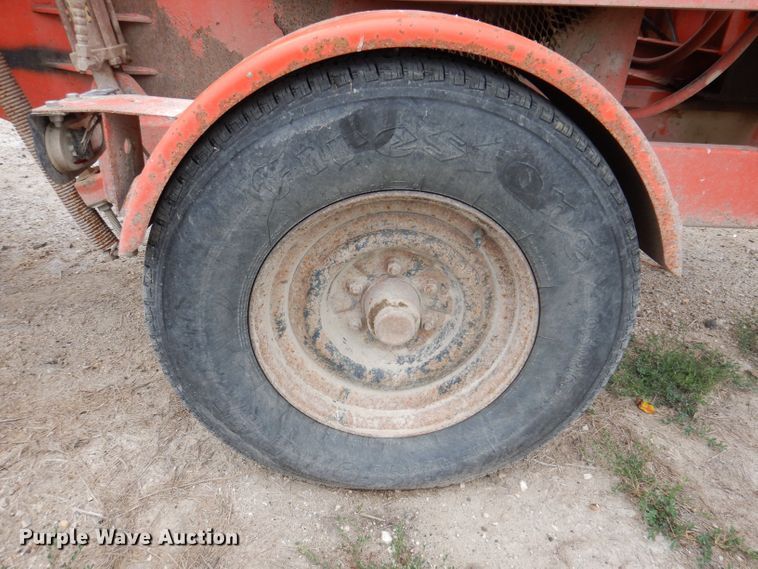 image for item KP9381 1992 Morbark 20/36  wood chipper