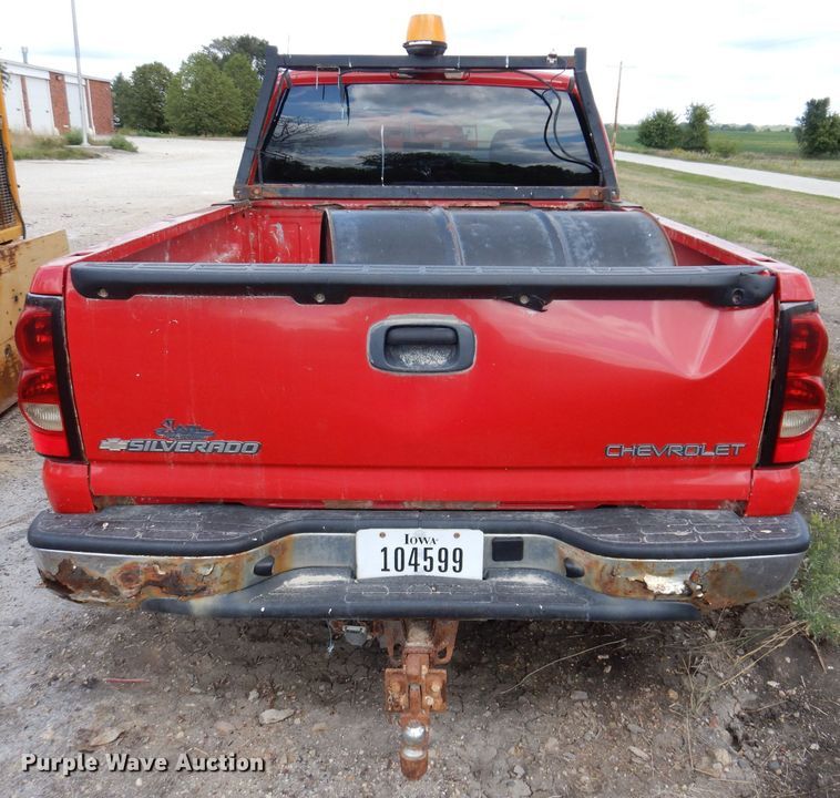 image for item KP9382 2005 Chevrolet Silverado 1500  Ext. Cab pickup truck