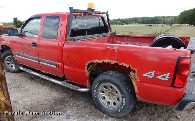 image for item KP9382 2005 Chevrolet Silverado 1500  Ext. Cab pickup truck
