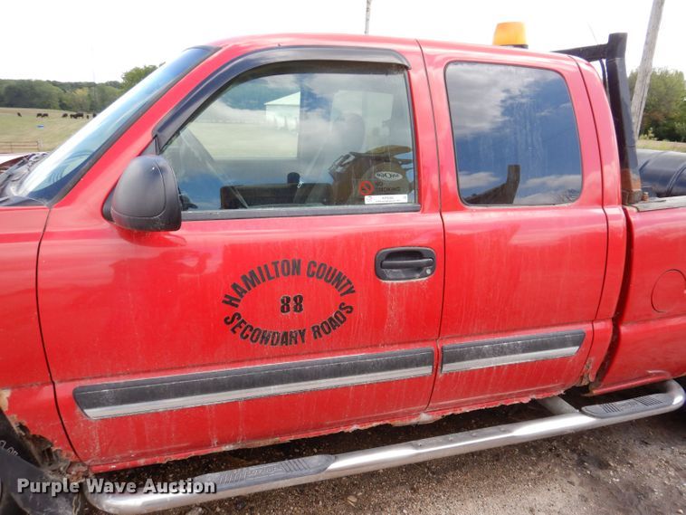 image for item KP9382 2005 Chevrolet Silverado 1500  Ext. Cab pickup truck