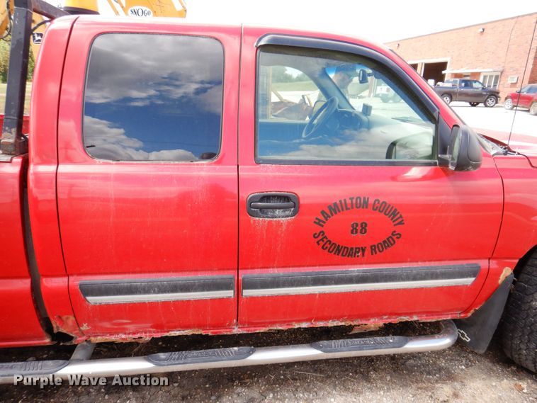 image for item KP9382 2005 Chevrolet Silverado 1500  Ext. Cab pickup truck