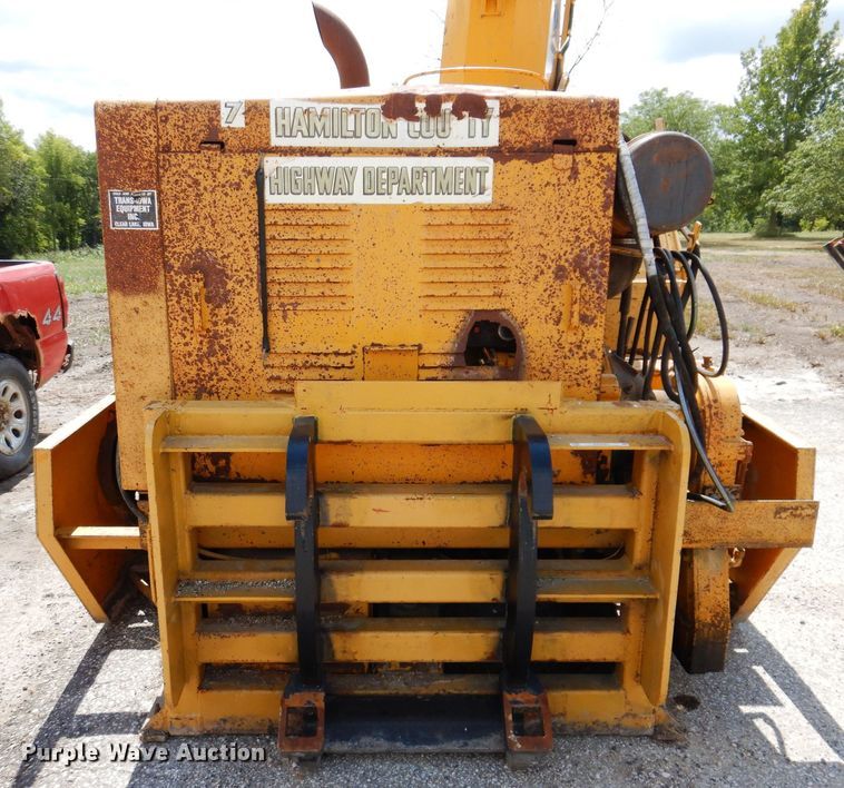 image for item KP9383 1984 Snogo MP3D  snow blower