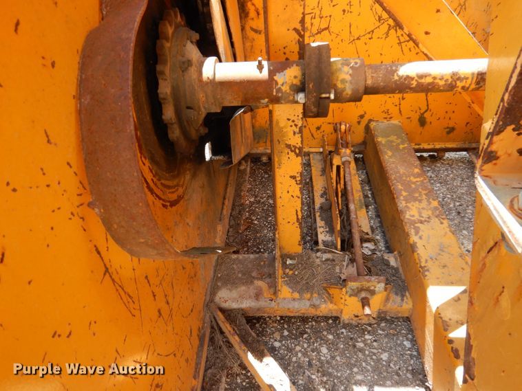 image for item KP9383 1984 Snogo MP3D  snow blower