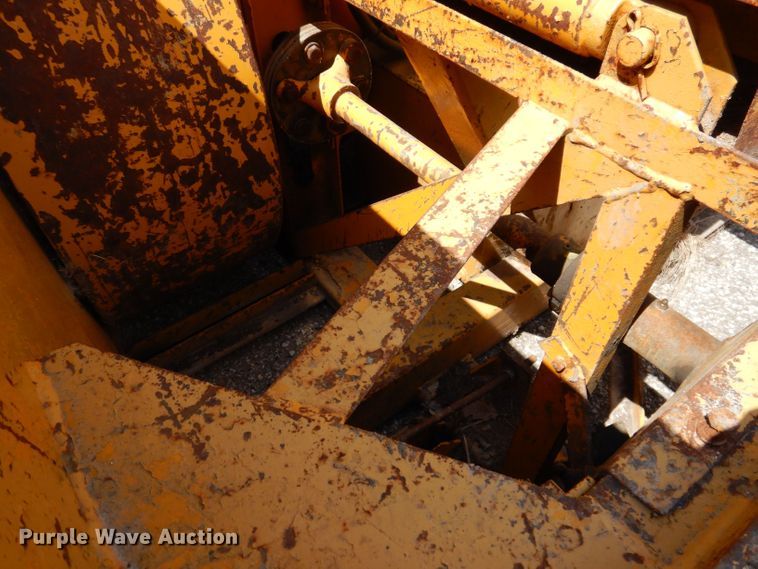 image for item KP9383 1984 Snogo MP3D  snow blower