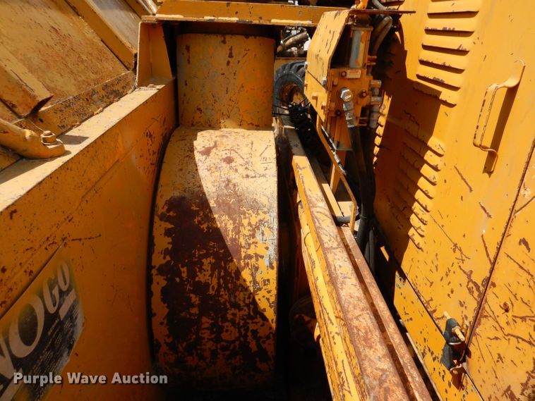 image for item KP9383 1984 Snogo MP3D  snow blower