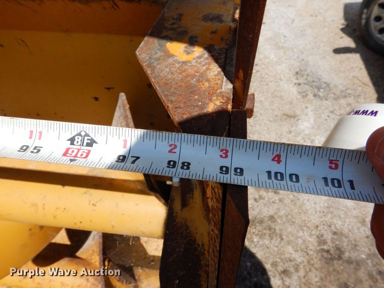 image for item KP9383 1984 Snogo MP3D  snow blower