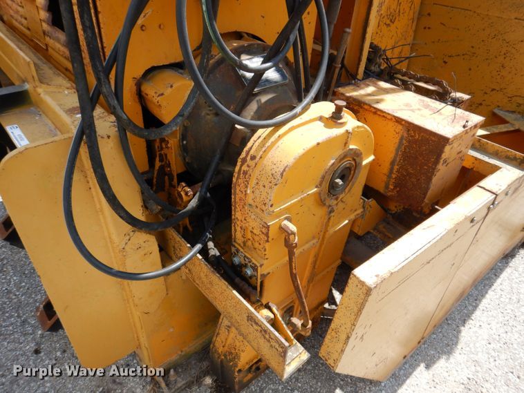 image for item KP9383 1984 Snogo MP3D  snow blower