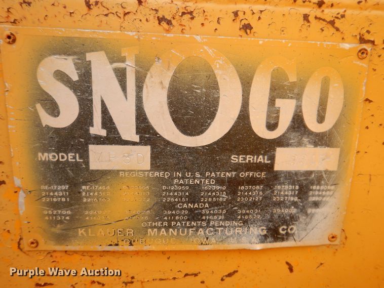 image for item KP9383 1984 Snogo MP3D  snow blower
