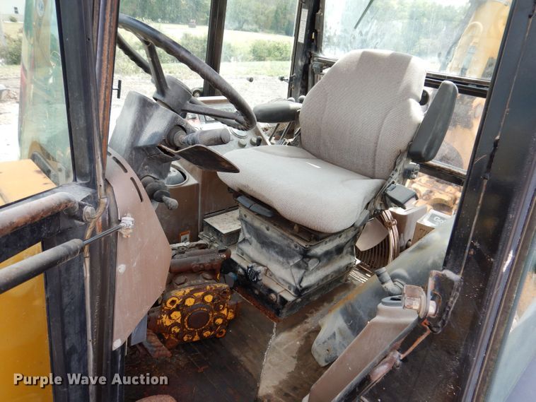 image for item KP9384 1998 John Deere 710D  backhoe