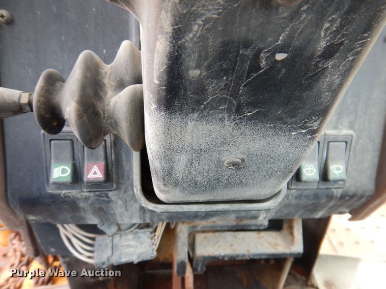 image for item KP9384 1998 John Deere 710D  backhoe