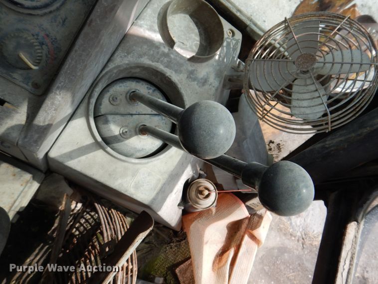 image for item KP9384 1998 John Deere 710D  backhoe