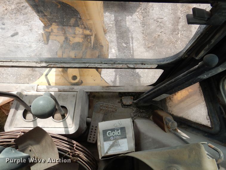 image for item KP9384 1998 John Deere 710D  backhoe