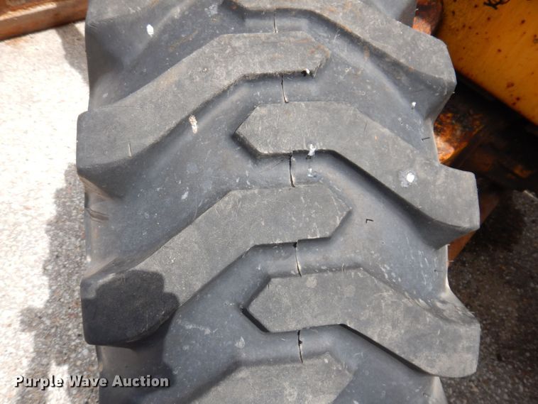 image for item KP9384 1998 John Deere 710D  backhoe