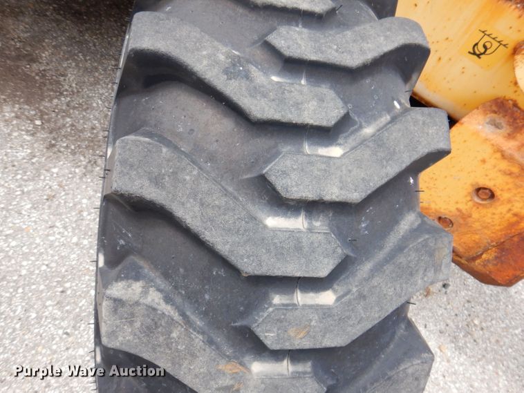 image for item KP9384 1998 John Deere 710D  backhoe