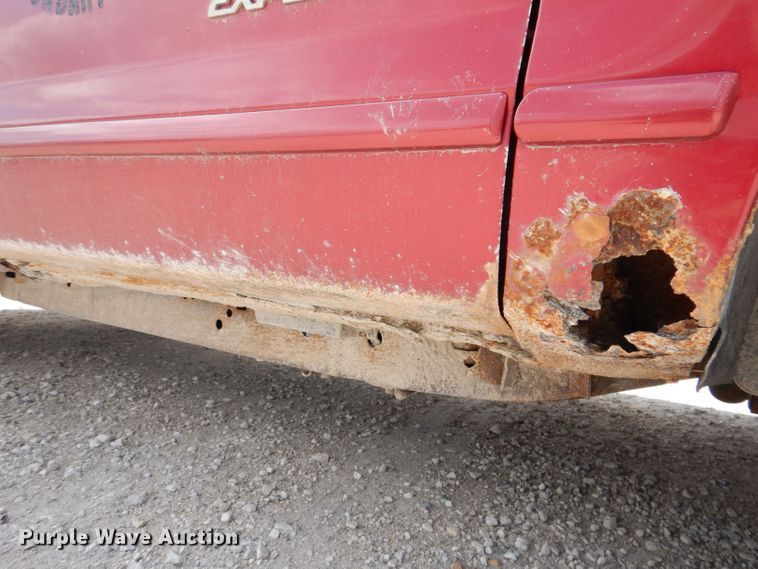 image for item KP9385 2004 Ford Explorer XLT  SUV