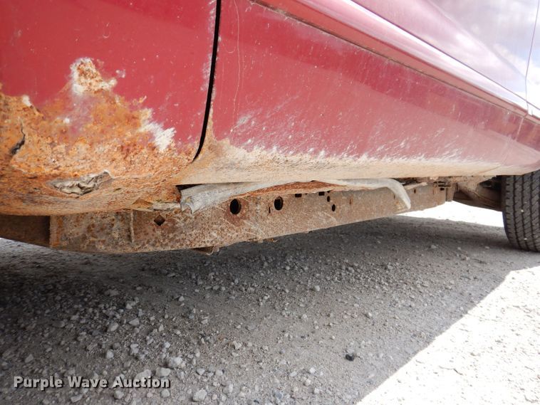 image for item KP9385 2004 Ford Explorer XLT  SUV