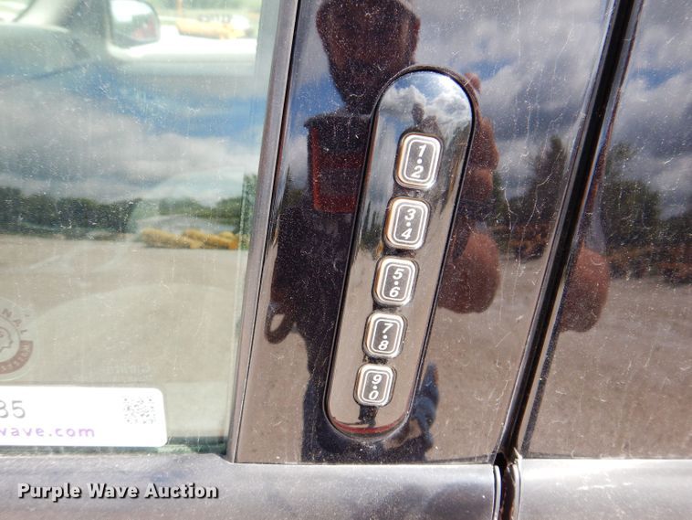 image for item KP9385 2004 Ford Explorer XLT  SUV