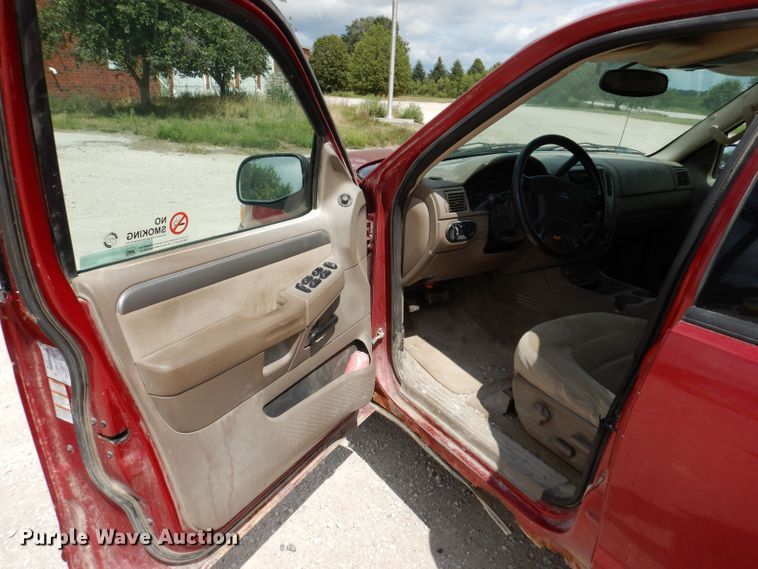 image for item KP9385 2004 Ford Explorer XLT  SUV