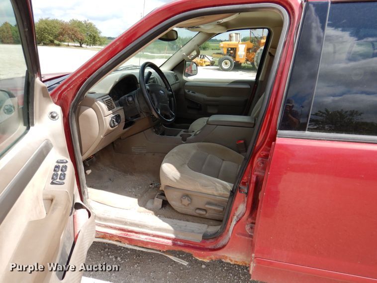 image for item KP9385 2004 Ford Explorer XLT  SUV