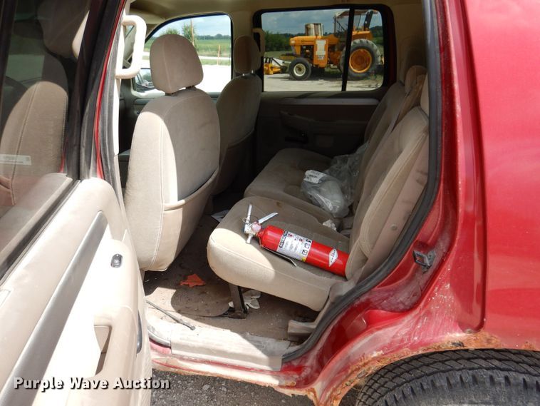 image for item KP9385 2004 Ford Explorer XLT  SUV