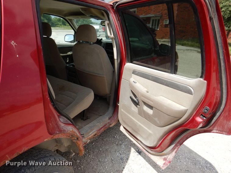 image for item KP9385 2004 Ford Explorer XLT  SUV