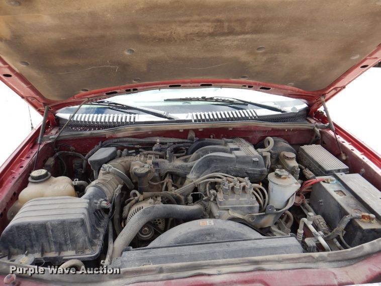 image for item KP9385 2004 Ford Explorer XLT  SUV