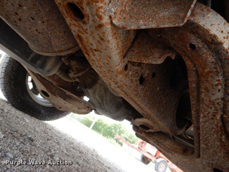 image for item KP9385 2004 Ford Explorer XLT  SUV