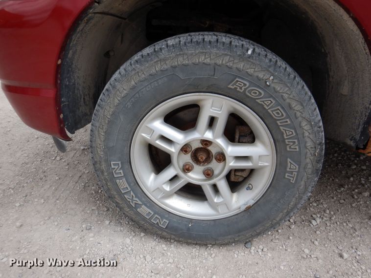 image for item KP9385 2004 Ford Explorer XLT  SUV