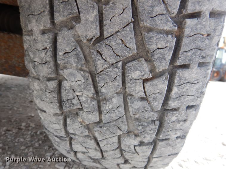 image for item KP9385 2004 Ford Explorer XLT  SUV