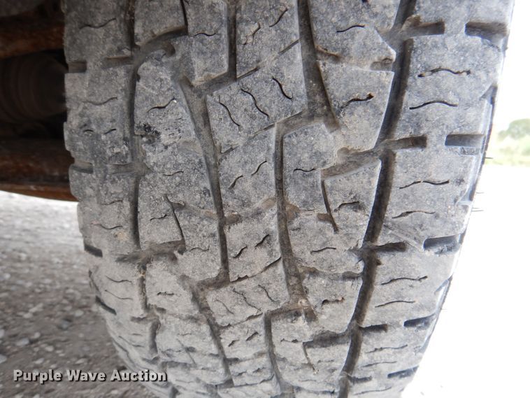 image for item KP9385 2004 Ford Explorer XLT  SUV