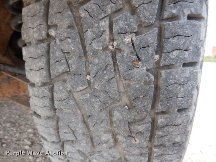 image for item KP9385 2004 Ford Explorer XLT  SUV