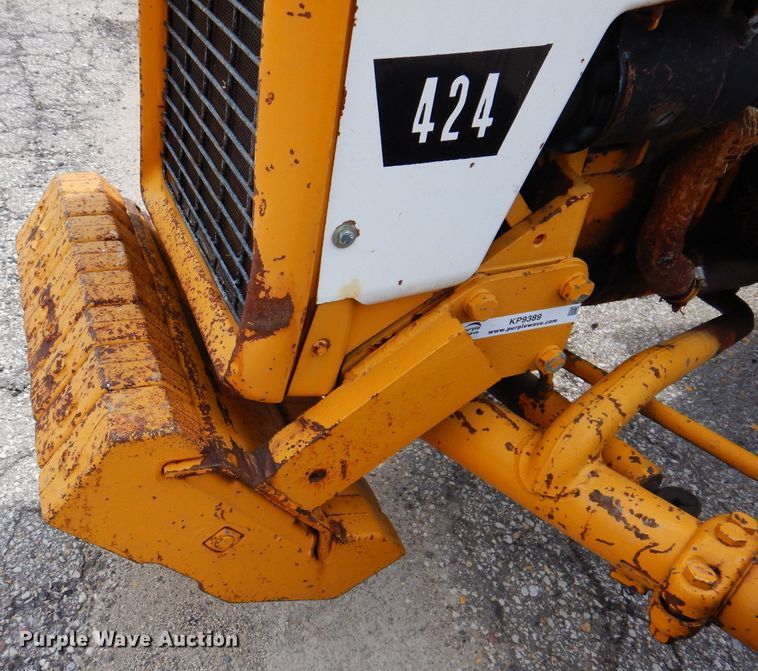image for item KP9389 International 424  tractor