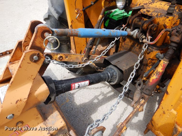 image for item KP9389 International 424  tractor