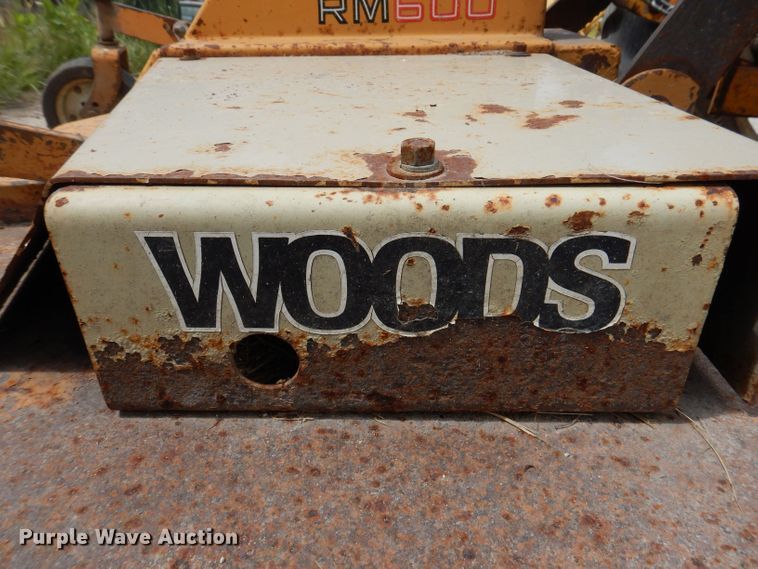 image for item KP9389 International 424  tractor