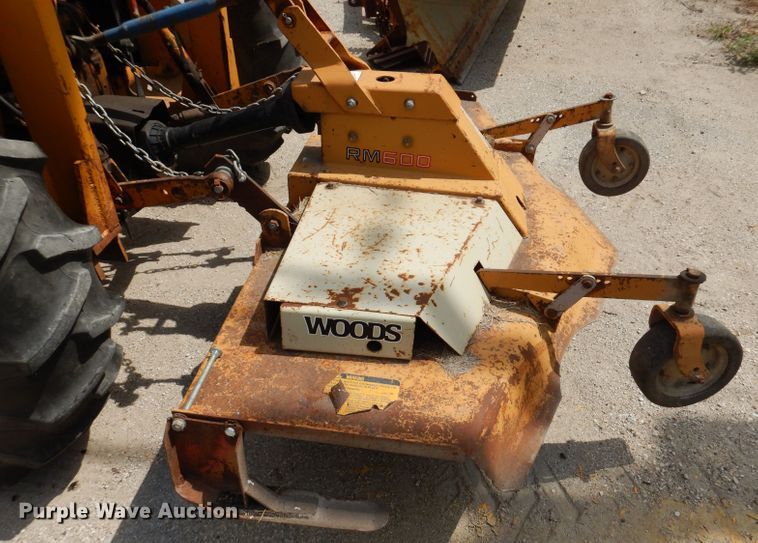 image for item KP9389 International 424  tractor