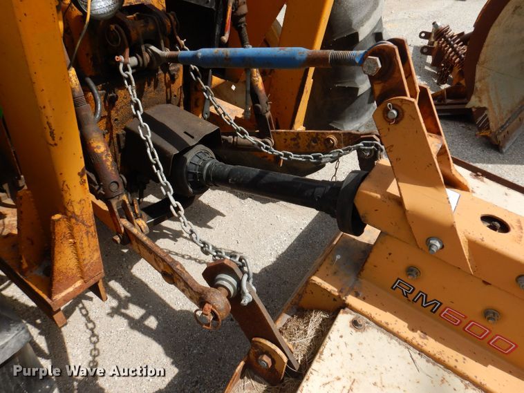 image for item KP9389 International 424  tractor