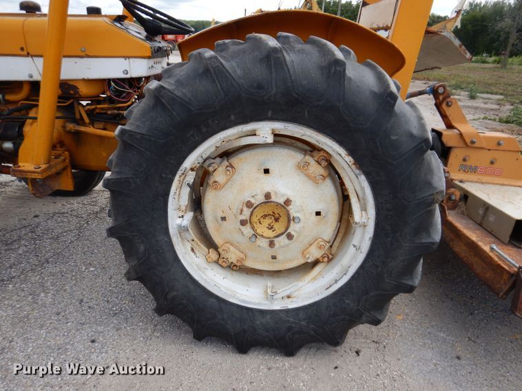 image for item KP9389 International 424  tractor